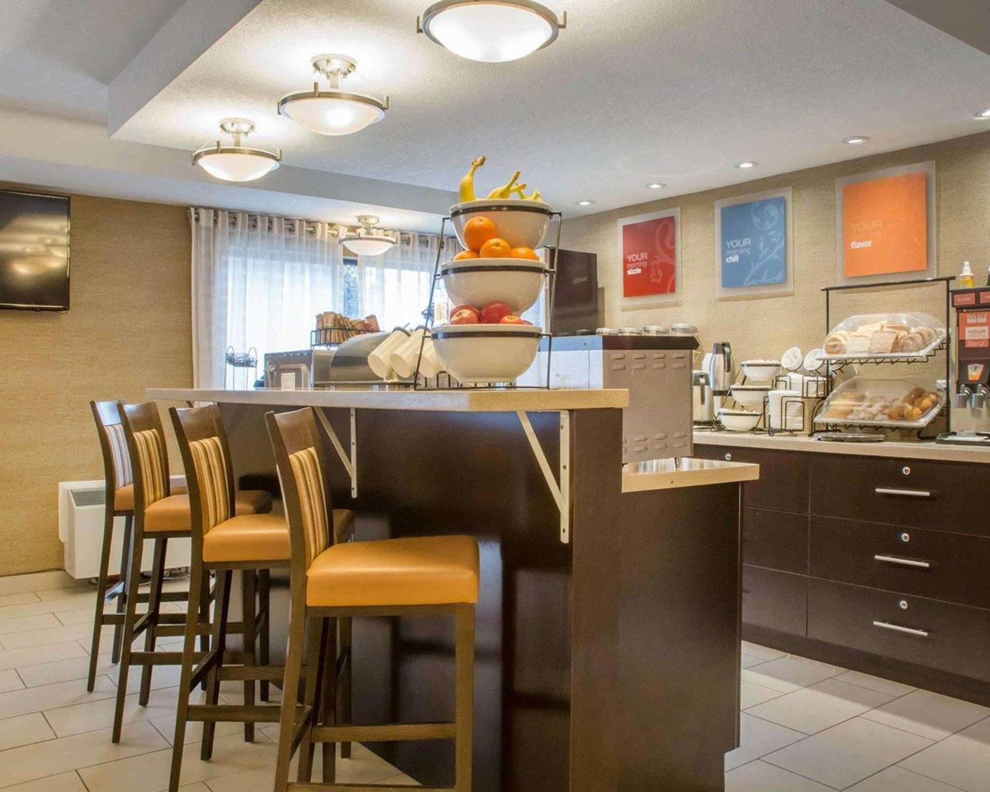 Comfort Inn Гуэлф Экстерьер фото