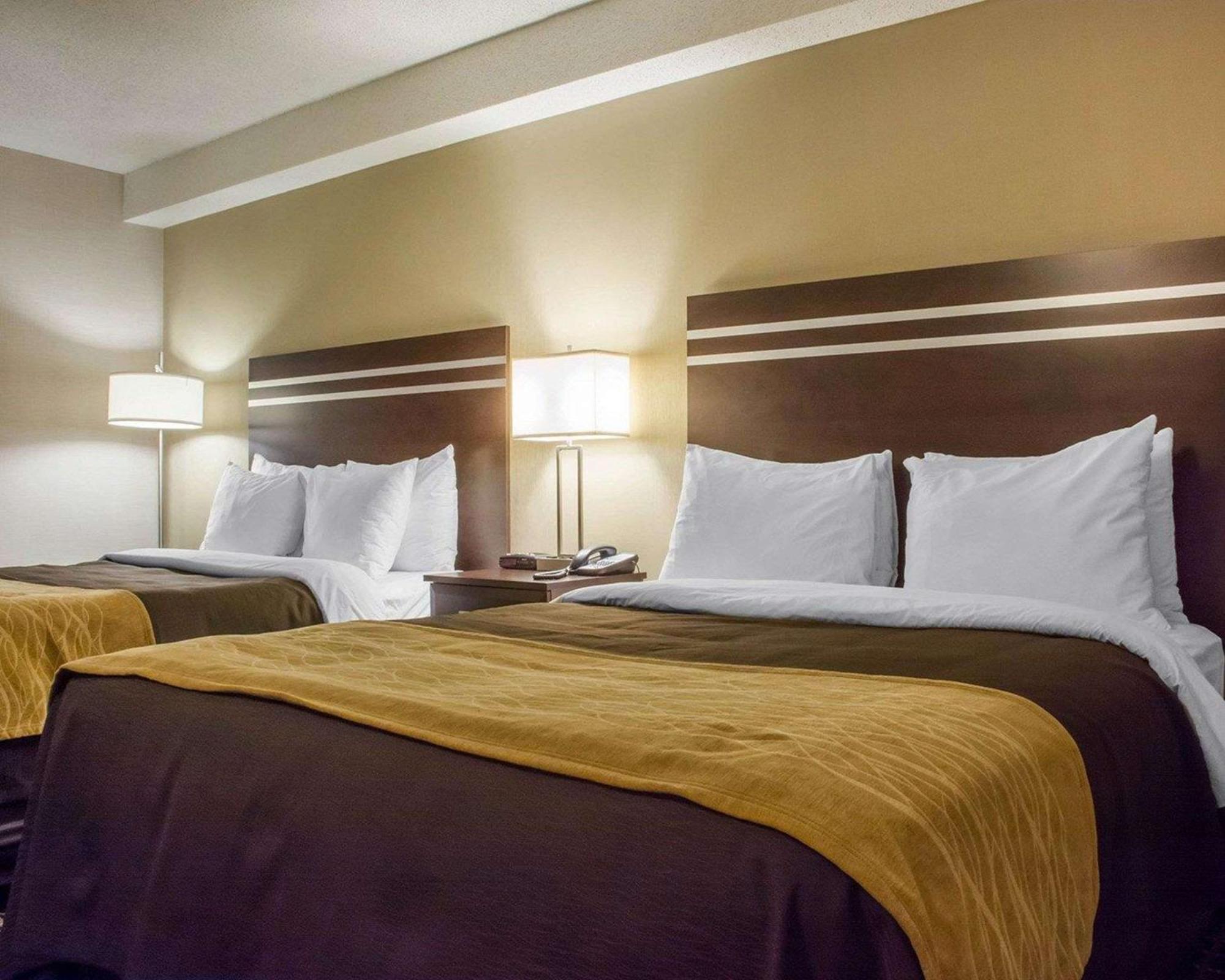 Comfort Inn Гуэлф Экстерьер фото