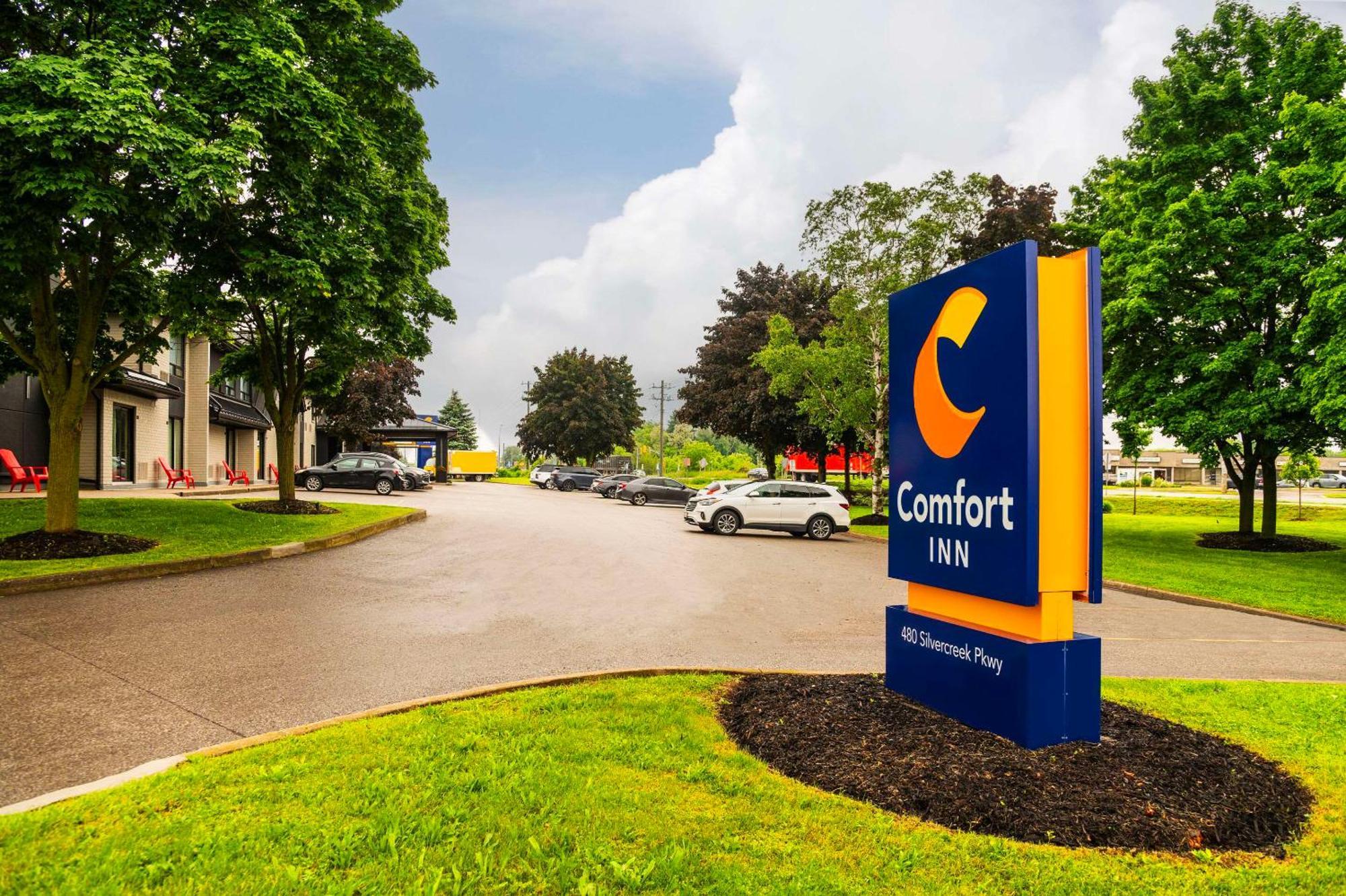 Comfort Inn Гуэлф Экстерьер фото